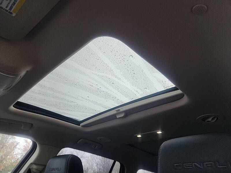 2021 GMC Acadia Denali