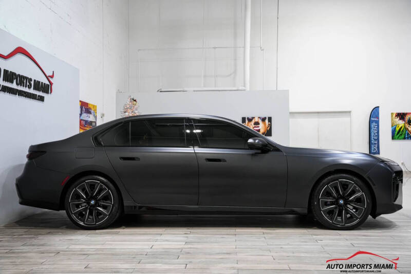 2025 BMW 7 Series 740i