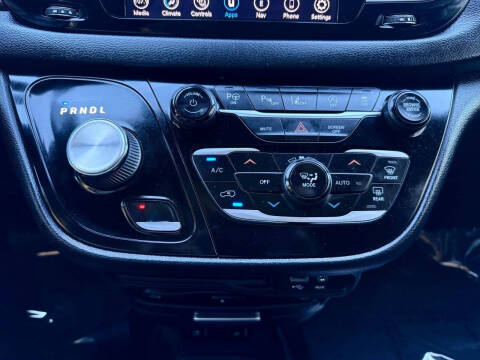 2020 Chrysler Pacifica Touring L Plus 35th Anniversary