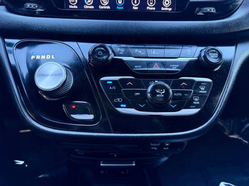 2020 Chrysler Pacifica Touring L Plus 35th Anniversary