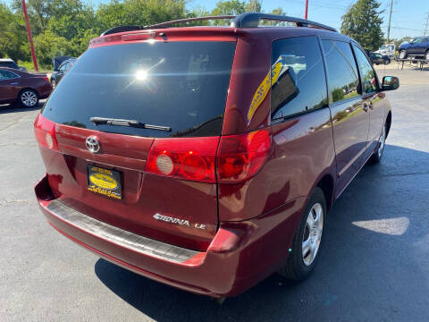 2006 Toyota Sienna LE 8 Passenger