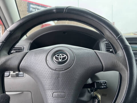 2005 Toyota Corolla LE