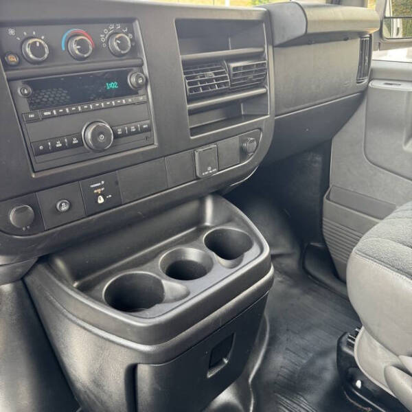 2023 Chevrolet Express 2500