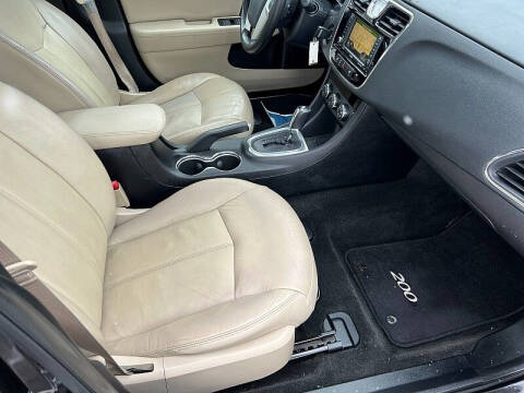 2012 Chrysler 200 Limited