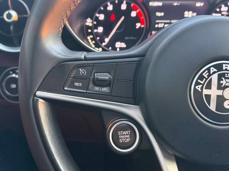 2019 Alfa Romeo Giulia Sport