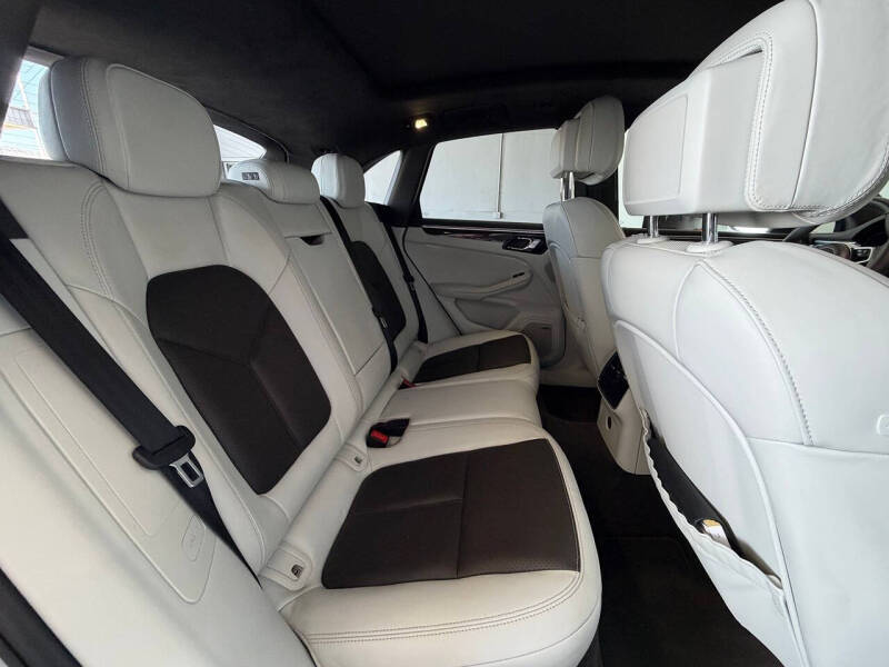 2018 Porsche Macan Turbo