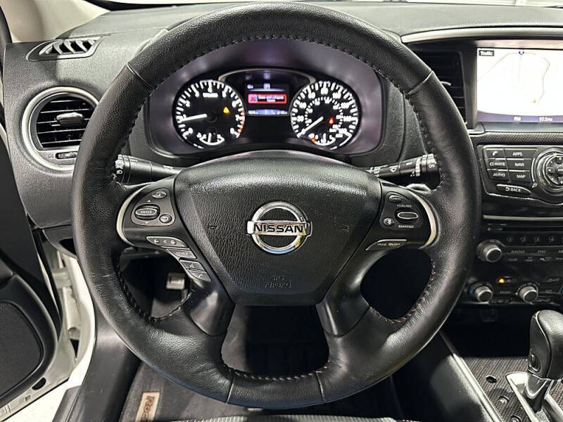 2020 Nissan Pathfinder SV