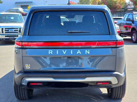 2022 Rivian R1S Launch Edition