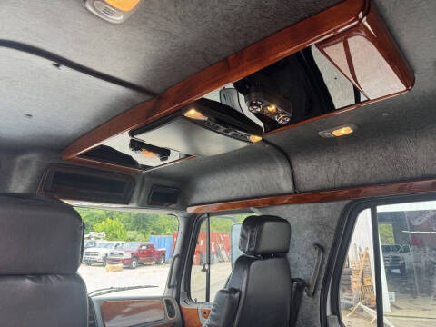 2005 Freightliner M2 106