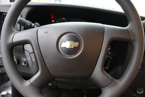 2025 Chevrolet Express 3500