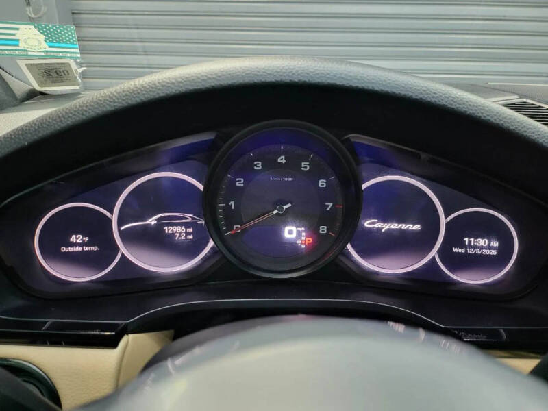 2023 Porsche Cayenne Coupe Platinum Edition