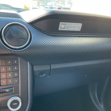 2017 Ford Mustang V6