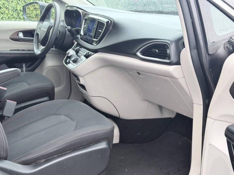 2017 Chrysler Pacifica Touring