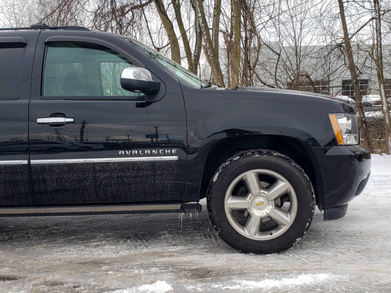 2013 Chevrolet Avalanche LTZ Black Diamond