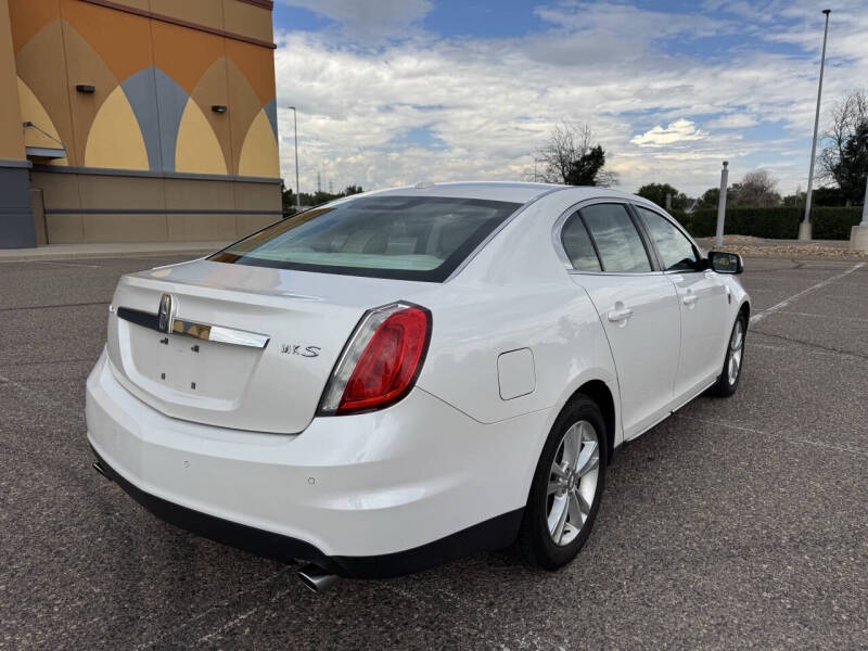 2011 Lincoln MKS