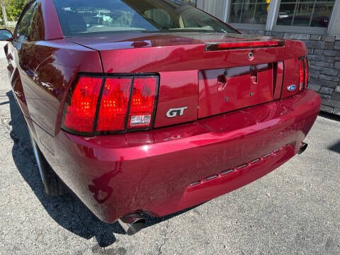 2004 Ford Mustang GT Deluxe