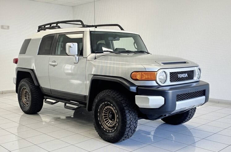 2010 Toyota FJ Cruiser Base's photo
