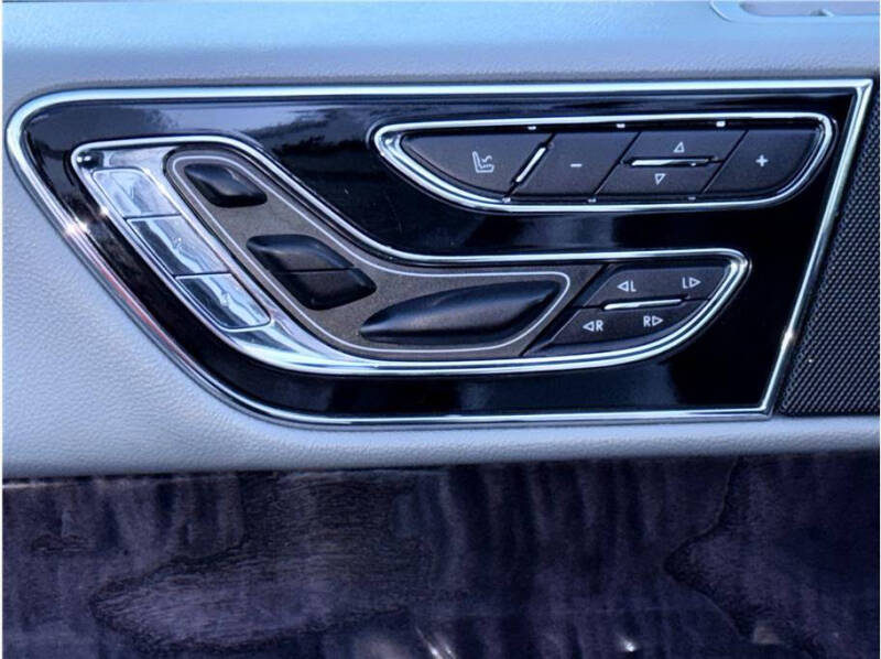 2019 Lincoln Navigator Select