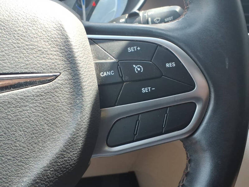 2017 Chrysler Pacifica Touring-L Plus