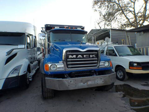 2005 Mack CV713