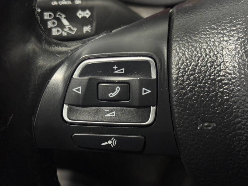 2015 Volkswagen Passat 1.8T SE