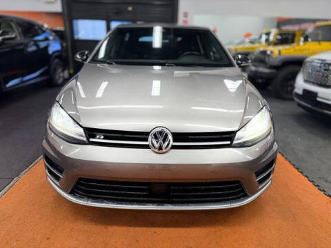 2017 Volkswagen Golf R 4Motion