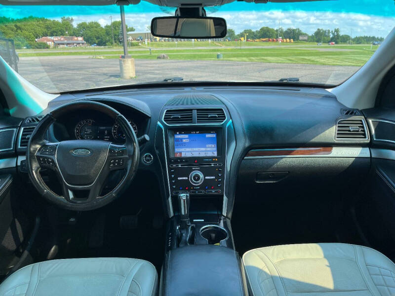 2017 Ford Explorer Platinum