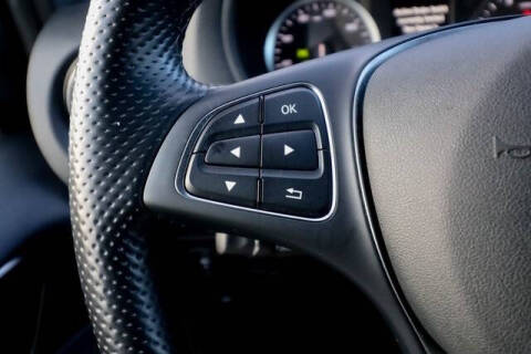 2022 Mercedes-Benz Metris Passenger