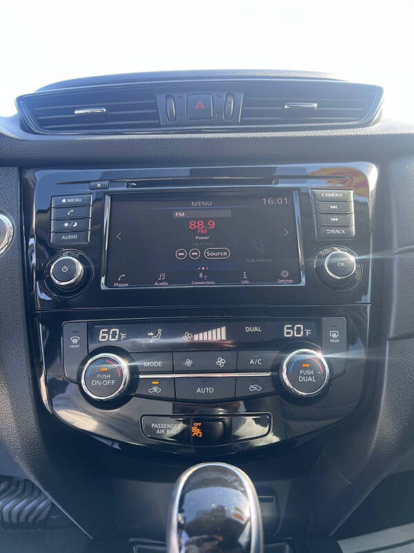2019 Nissan Rogue S