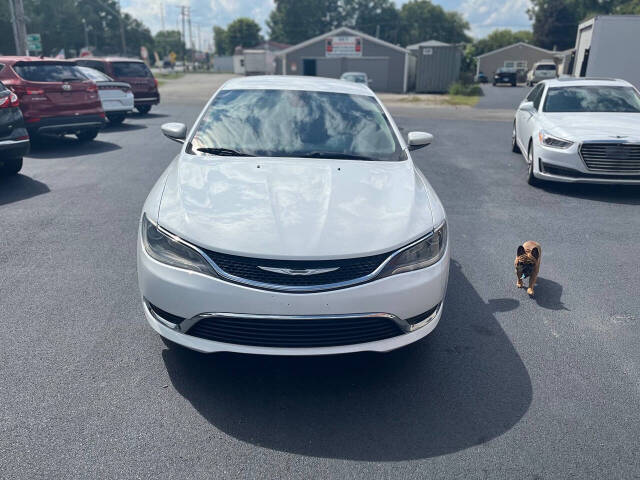 2015 Chrysler 200 for sale at Mitrione Motors in Springfield, IL