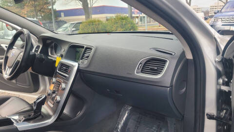 2016 Volvo V60 Cross Country T5