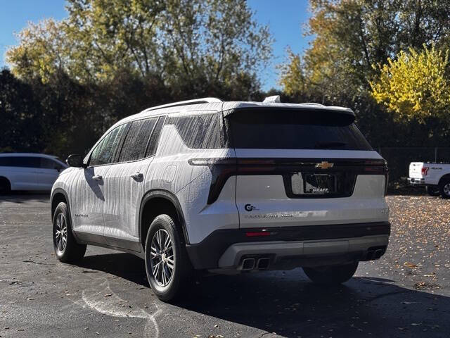 2024 Chevrolet Traverse LT