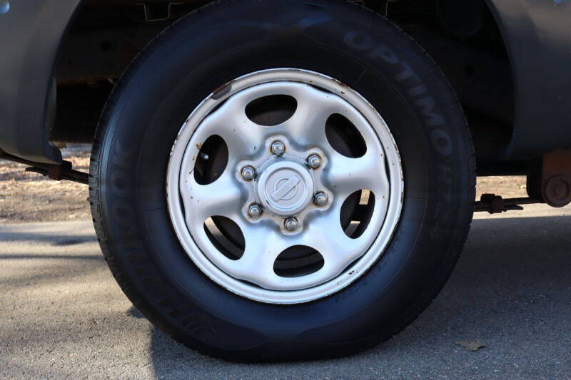 2003 Nissan Frontier Standard