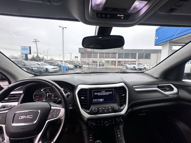 2019 GMC Acadia SLT-1