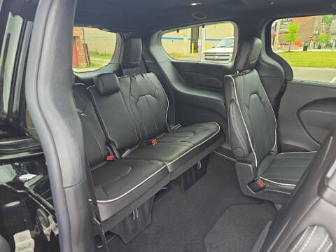 2027 Chrysler Pacifica Limited