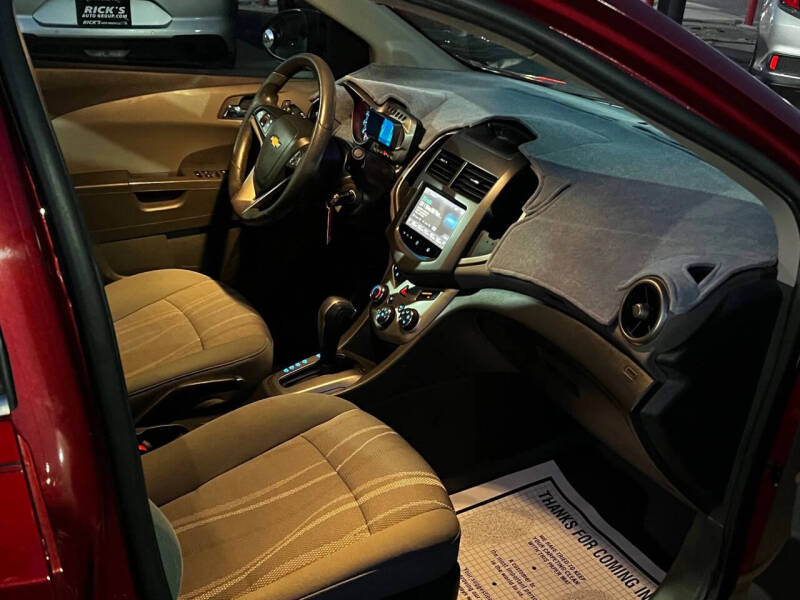 2016 Chevrolet Sonic LT Auto