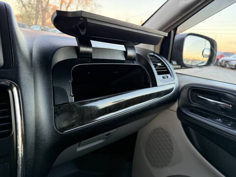 2014 Chrysler Town and Country Touring