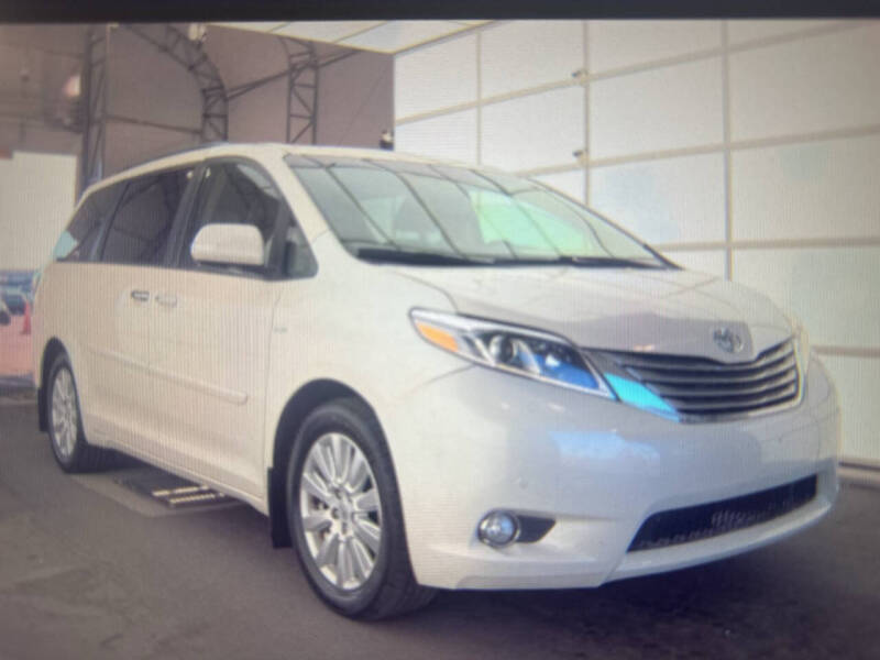 2017 Toyota Sienna XLE