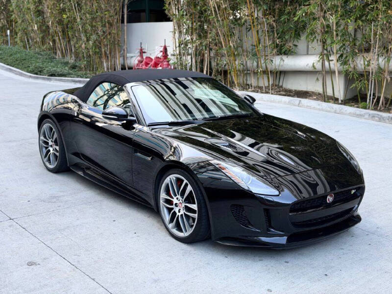 2016 Jaguar F-TYPE R