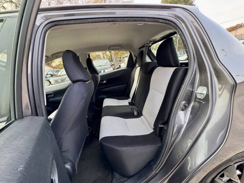 2013 Toyota Yaris 5-Door LE