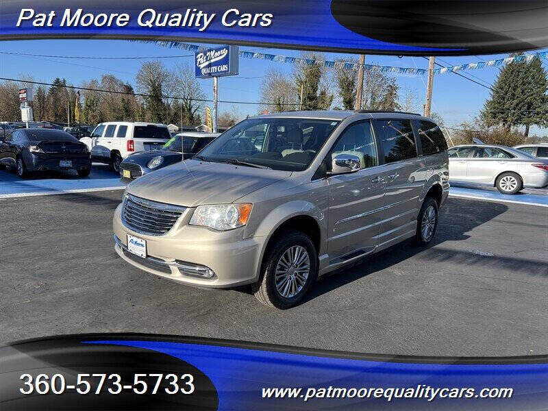 2014 Chrysler Town and Country Touring-L