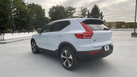2026 Volvo XC40 B5 Plus