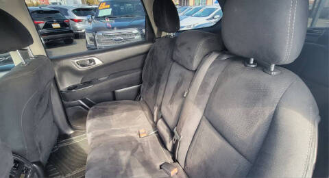 2016 Nissan Pathfinder SV