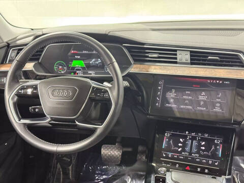 2019 Audi e-tron quattro Premium Plus