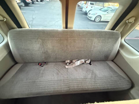 2004 Ford E-Series E-350 SD XLT