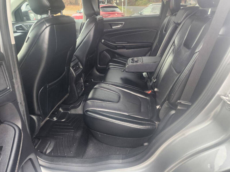 2022 Ford Edge Titanium