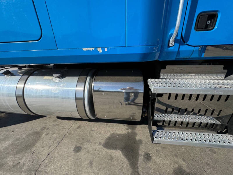 2012 Mack CHU613    PTO