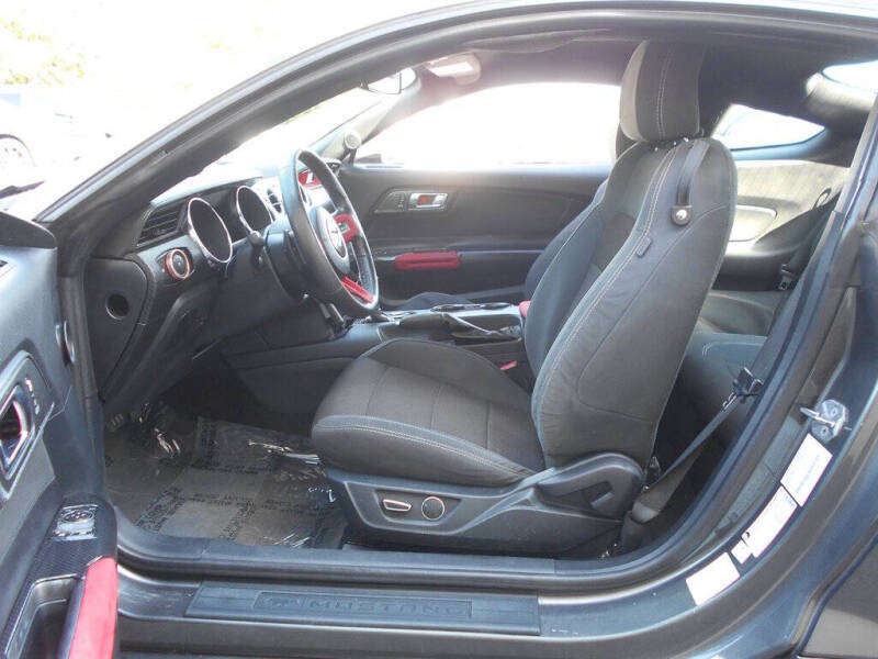 2016 Ford Mustang V6