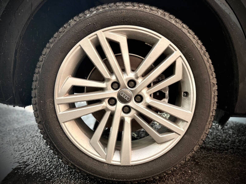 2018 Audi Q5 2.0T quattro Premium Plus