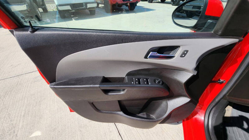 2017 Chevrolet Sonic LT Auto